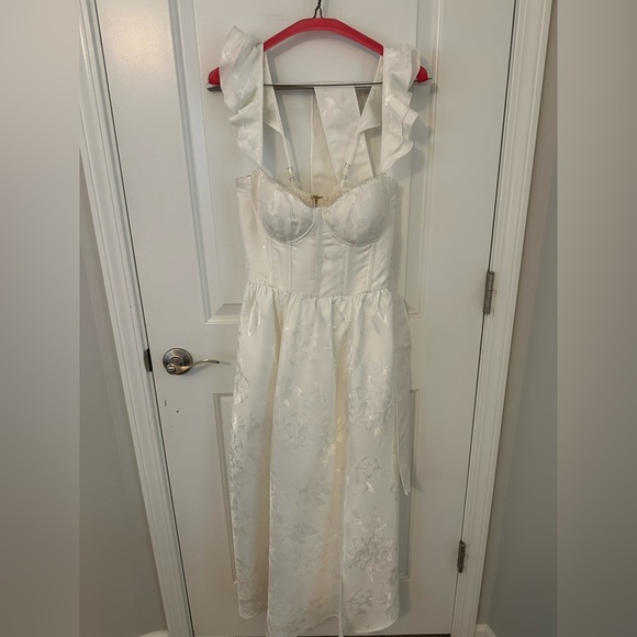 V. Chapman The Vera Dress in White Baroque Floral Size: 4 - Picture 8 of 12